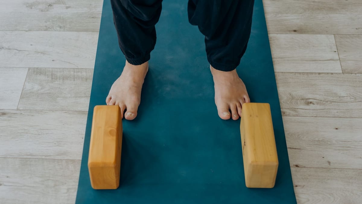 Smart Yoga Mat with Alignment Grid